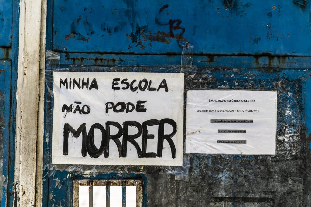 escolas fechadas e desativadas no Brasil pelos governos