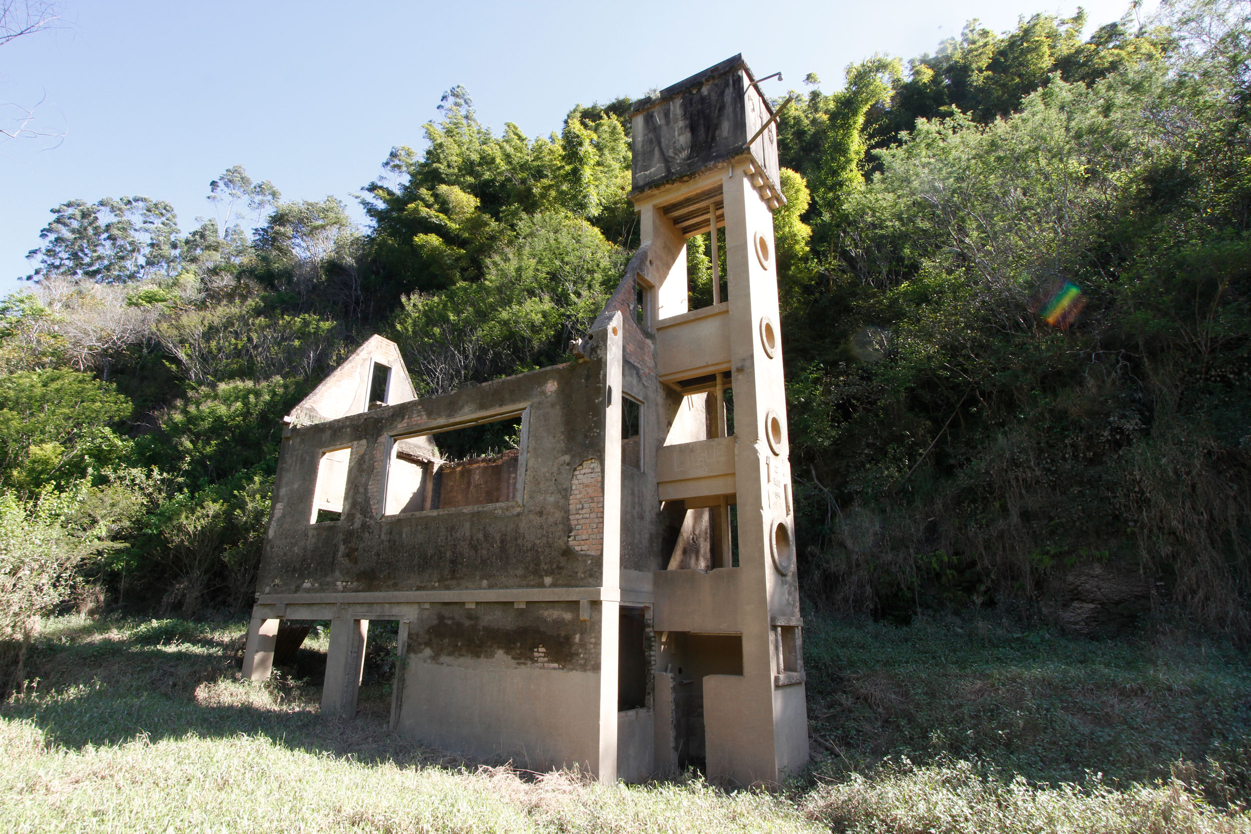 ruínas-da-casa-de-Eduardo-de-Lima-e-Silva-Hoerhann-04